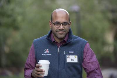 niraj shah wayfair ceo resigns steps down from job Wayfair CEO Resigns Steps Down Niraj Shah Human Trafficking Conspiracy