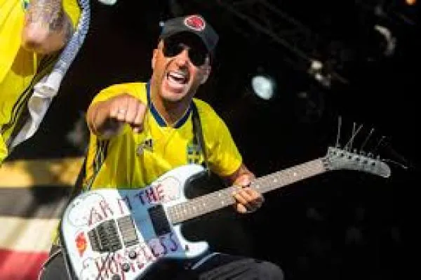 Tom Morello Tells Twitterati That He Is An Honors Graduate In Political Science From Harvard University