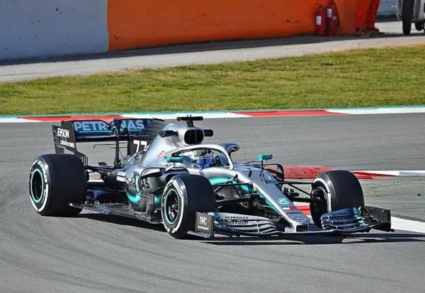 Valtteri Bottas of Mercedes leads the F1 Drivers’ Championship. Photo by: Alberto-g-Rovi (Wikimedia).