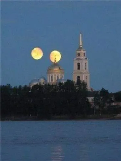 Two (2) Moons on August 27 2020 Mars & Moon Same Size