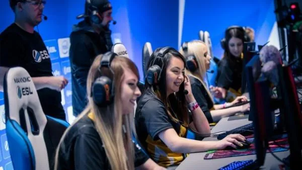 Is the Online Gaming Scene Toxic for Women?