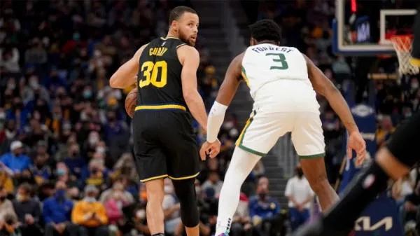 Steph Curry Hits His First Ever Buzzer Beater In Golden State Warriors Win Over Houston Rockets