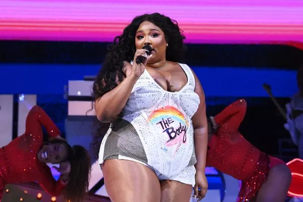 Lizzo Wiki Bio, Weight Loss Secret, Net Worth 2022, Boyfriend, Sister, Age, Height