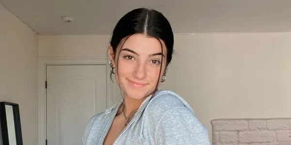 Charli D'Amelio Net Worth 2022: Wiki, Bio, TikTok, Height, Age, Sister, Birthday, Hair Color, Tattoo